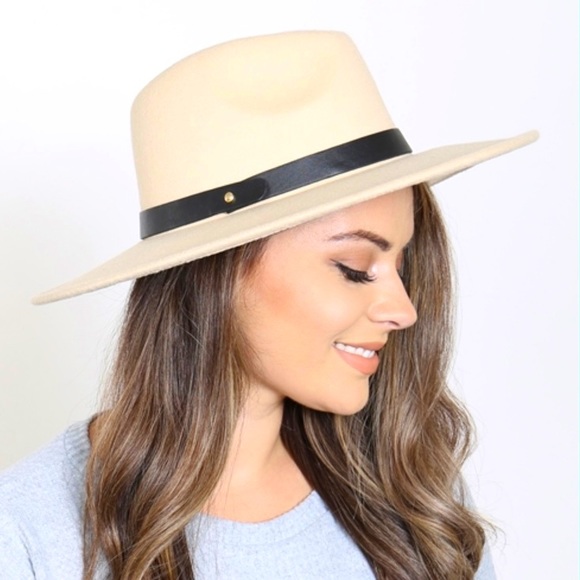 Leather Strapped Ivory Brim Hat